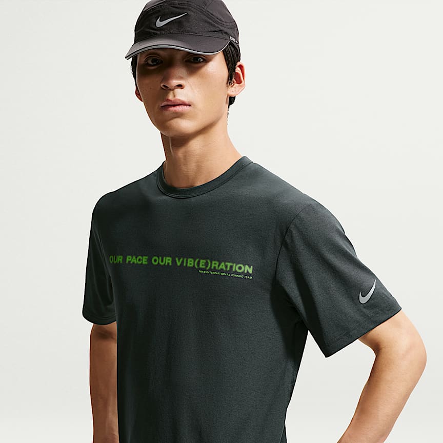 Nike Men's Dri-FIT Running T-Shirt. Nike SG